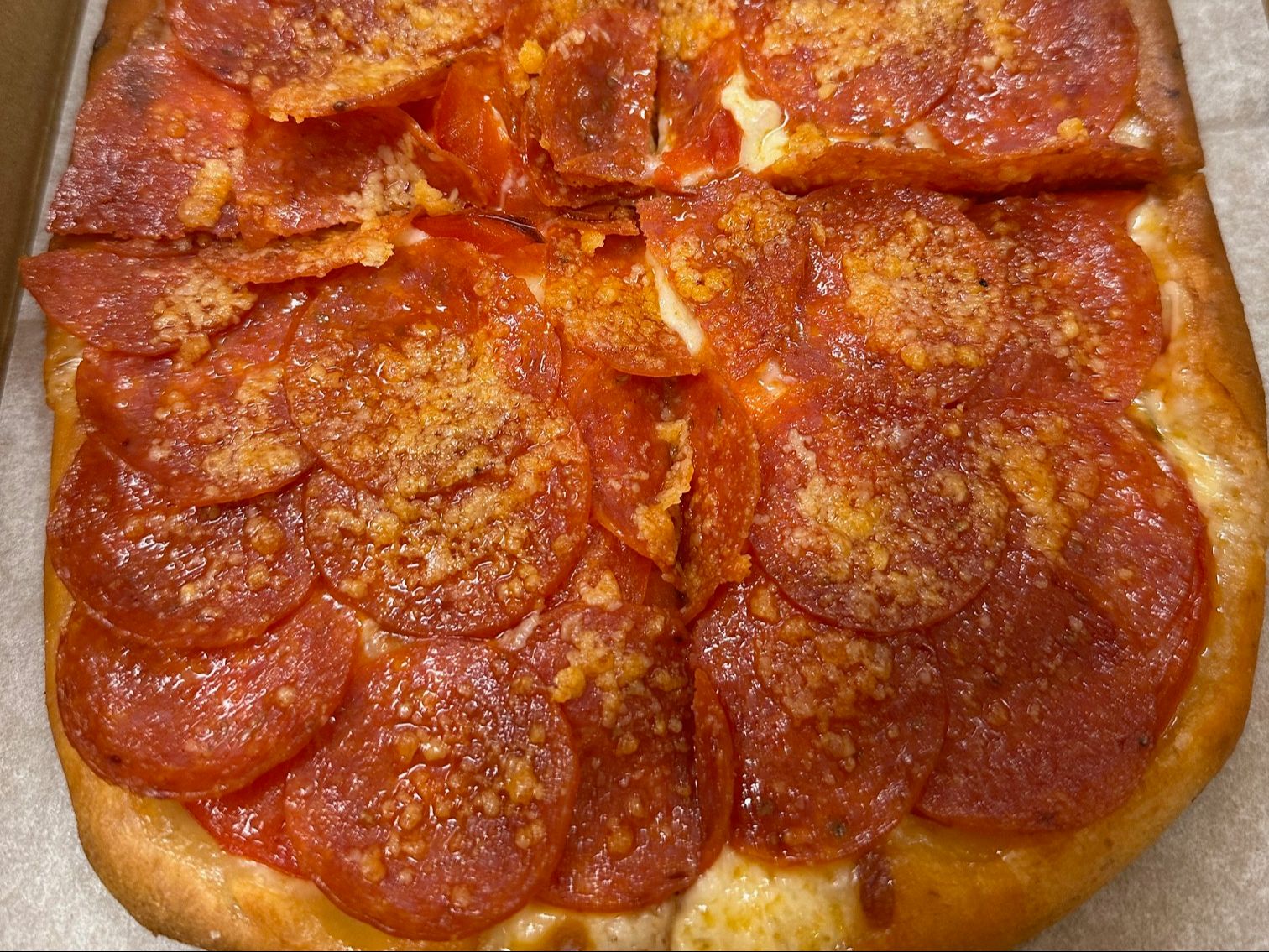 Pepperoni and tomato pizzetta